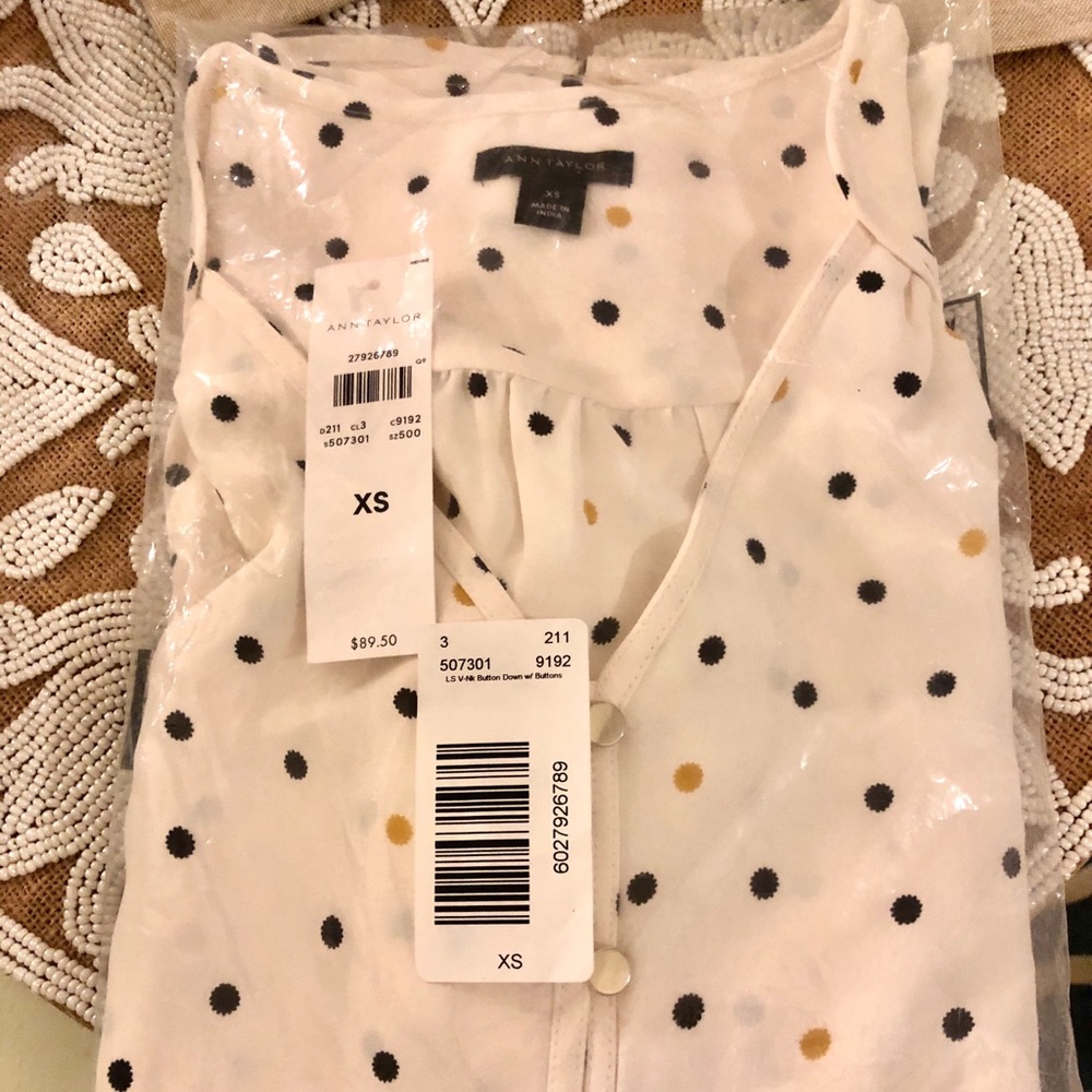 Ann Taylor XS Button Down Blouse
